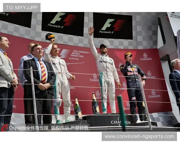 F1赛季激战正酣 汉密尔顿再创历史纪录 维斯塔潘强势领跑车队冠军争夺战